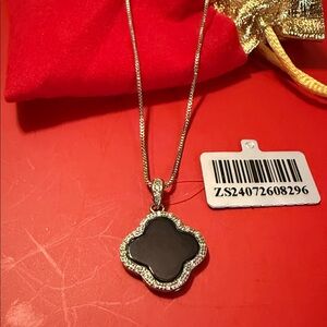 Stunning Clover Jade  Pendant Necklace